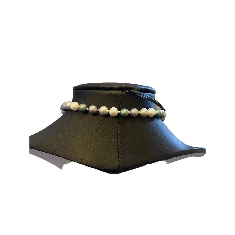 Burberry Choker   - Picture 4 of 4
